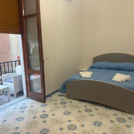 Mari Roose * Napoli