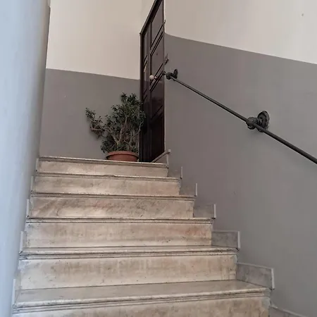 Oda ve Kahvaltı Mari Roose Napoli