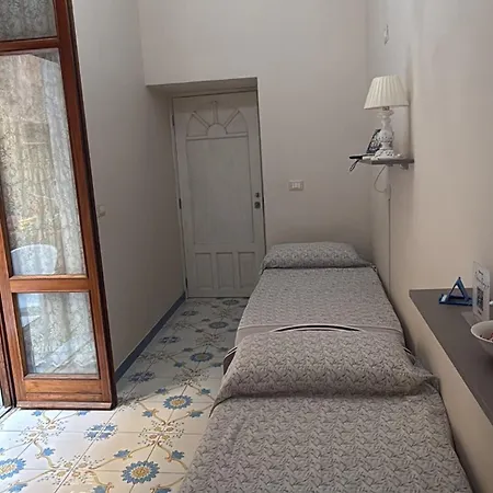 Mari Roose Bed & Breakfast Napoli